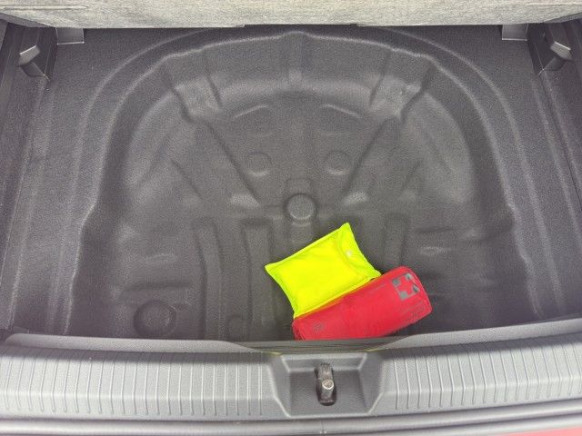 Golf R-Line 1.5 l eTSI DSG NAVI+WR+AREAVIEW+LED+