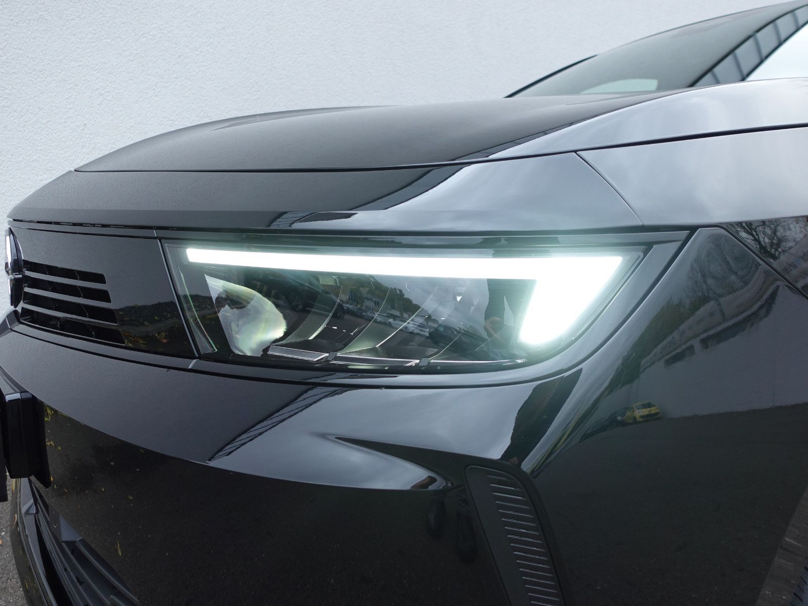 Fahrzeugabbildung Opel Astra Edition 1.2T,Navi,Kamera,Sitzhzg,AGR,LED