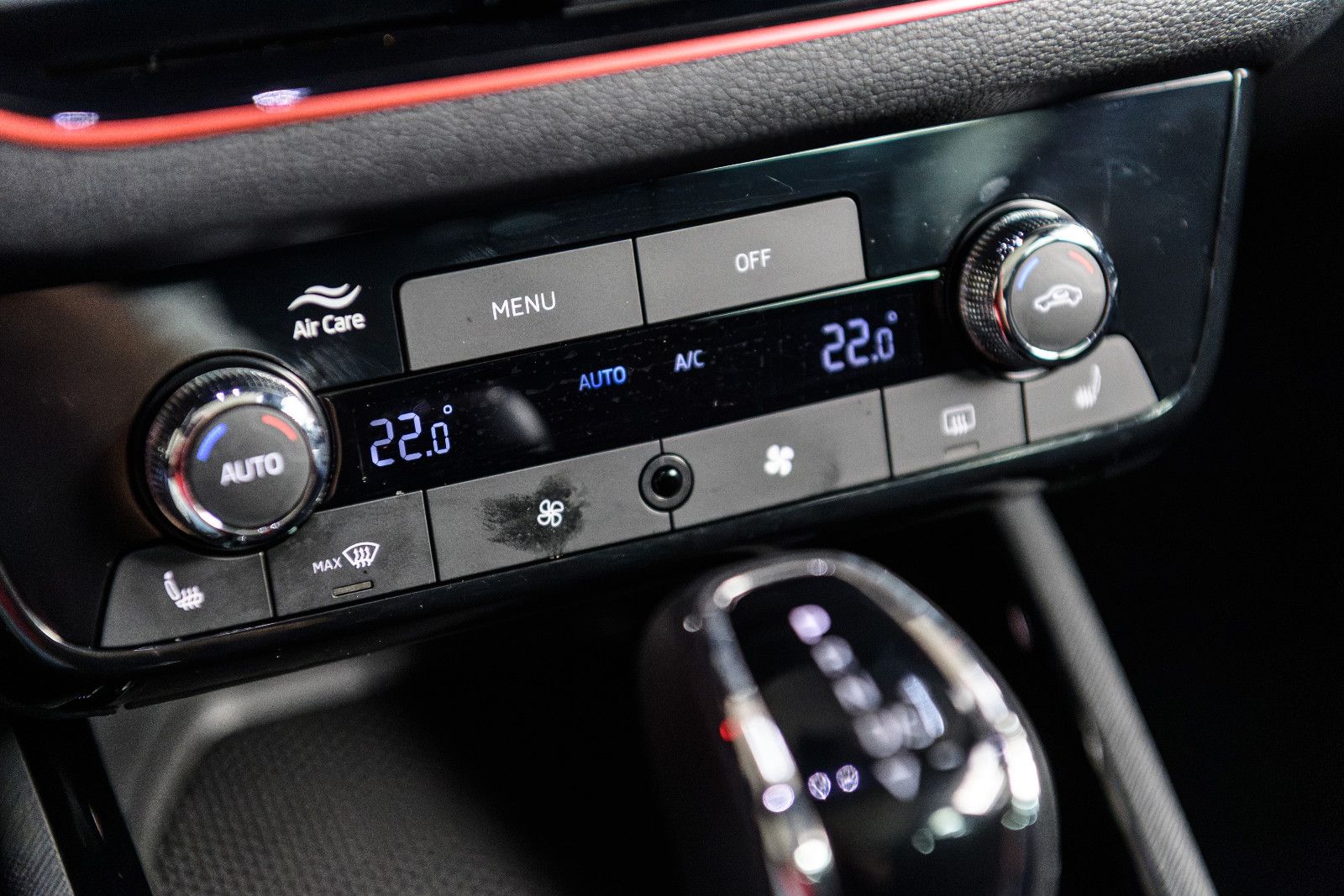 Fahrzeugabbildung SKODA Kamiq Monte Carlo + ACC + KAMERA + PANO + AHK