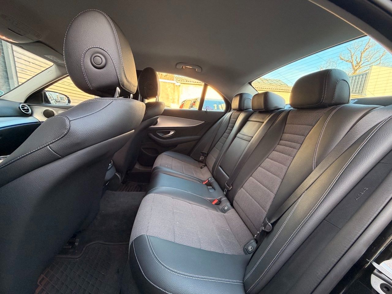 Mercedes-Benz E 220d 9G/KAM/LED/AVANTGARDE foto 13