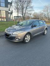 Renault Megane Automatik/ Zahnriemen neu - Renault Megane mit Diesel-Antrieb: Limousine, Automatik