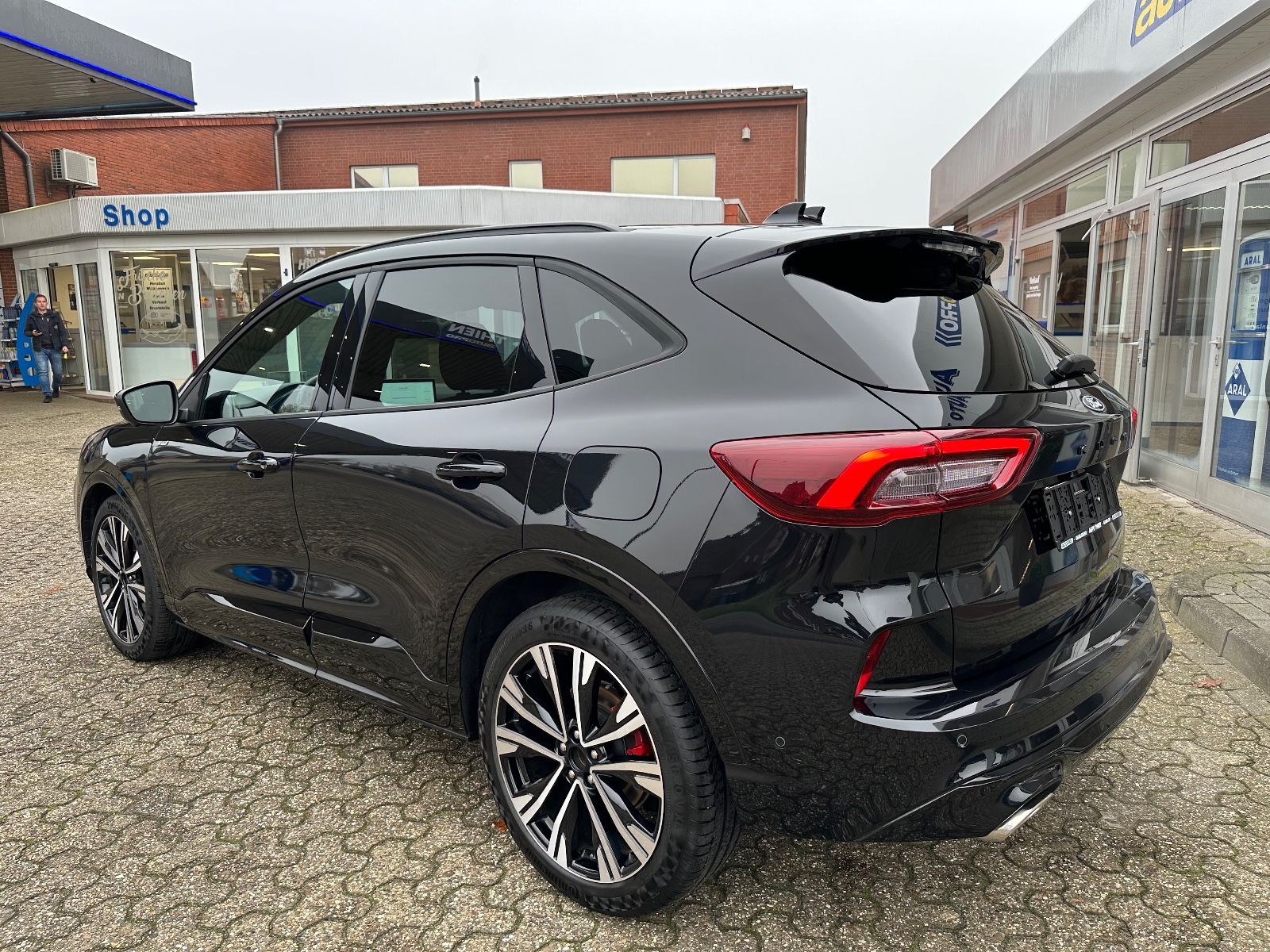 Fahrzeugabbildung Ford Kuga 1.5 EB ST Line X Pano/Matrix/HUD/B&O