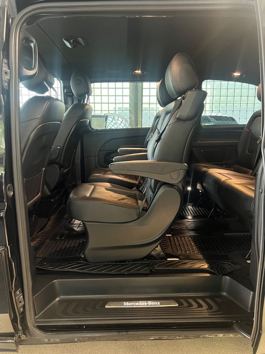 Fahrzeugabbildung Mercedes-Benz V 250 d EDITION AMG LINE kompakt *7.SITZER*