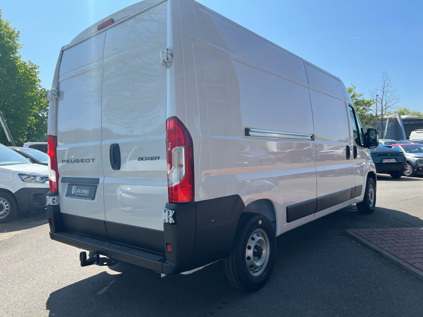 Fahrzeugabbildung Peugeot Boxer KW 2.2 35 L3H2 BlueHDi 140 AHK-abn. Navi
