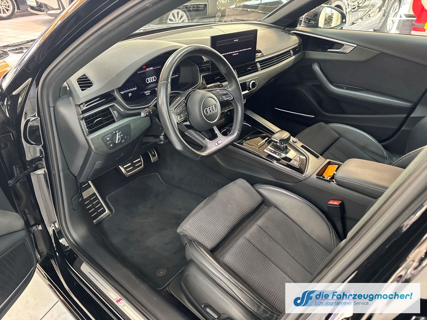Fahrzeugabbildung Audi A4 Avant 35 TDI S line Navi Leder *EXPORT
