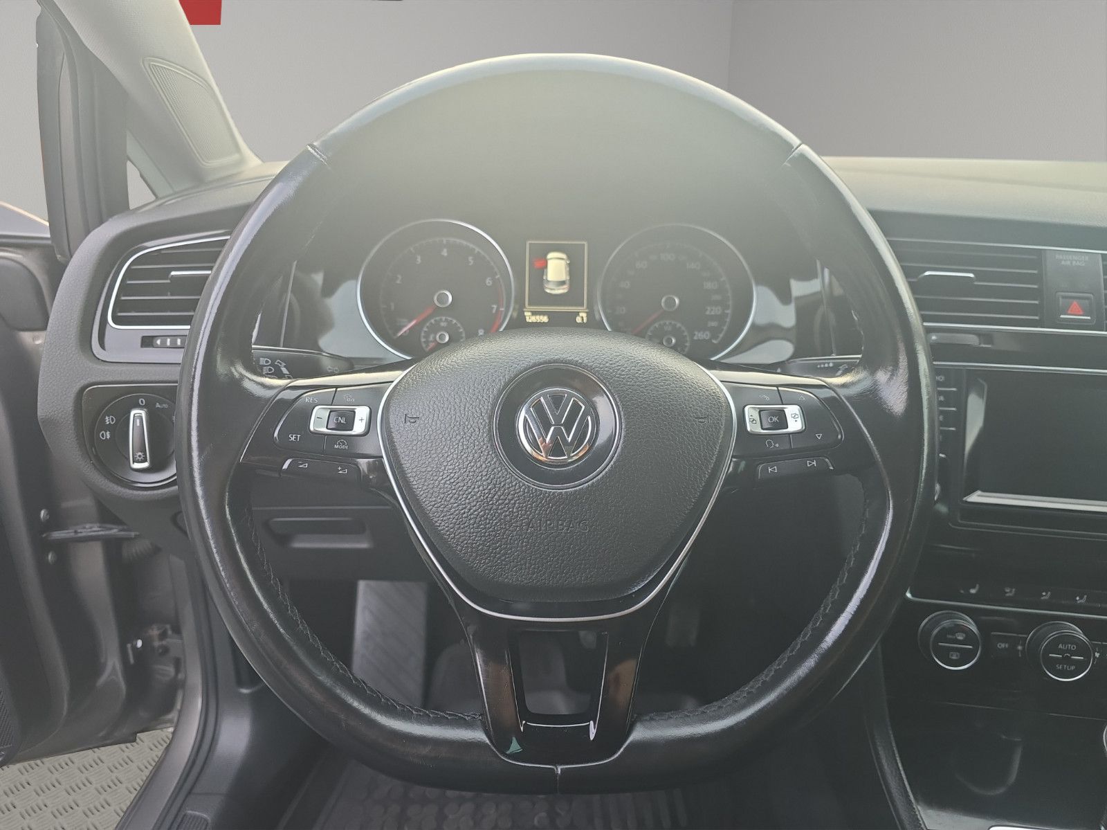 Fahrzeugabbildung Volkswagen Golf VII  Highline BMT/NAVi/PDC/XENON