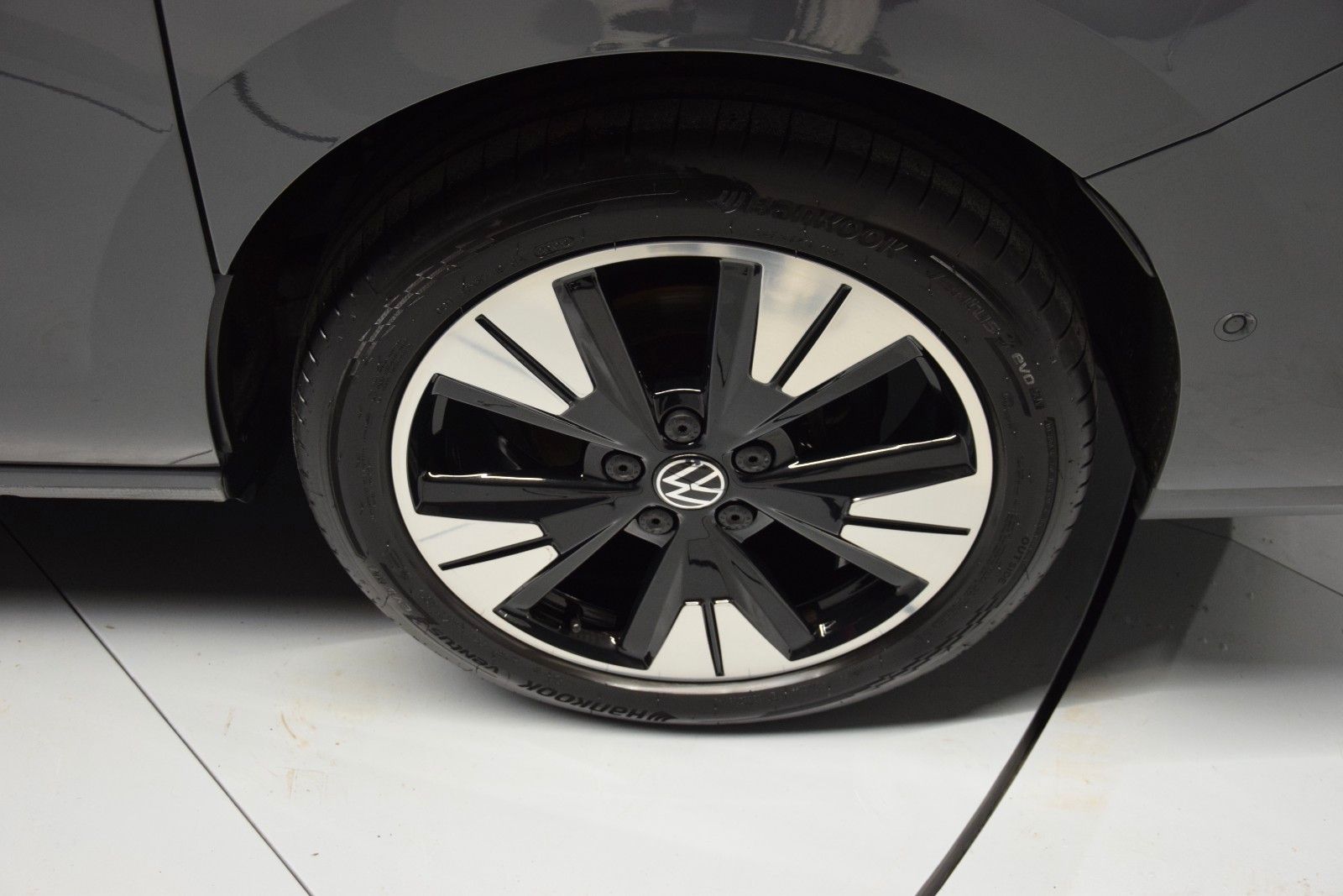 Fahrzeugabbildung Volkswagen Style lang Pano. ACC Kamera AHK DCC vis-a-vis