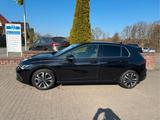 Volkswagen Golf VIII Lim. United mit AHK - : mit V