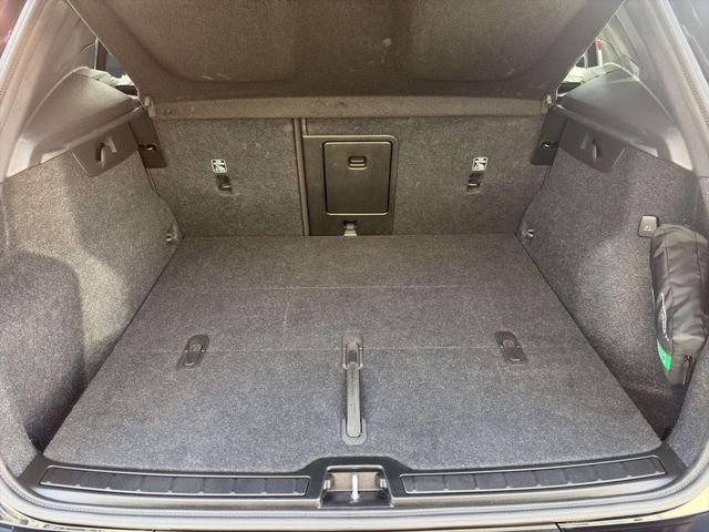 Volvo XC40 B3 Ultra Black Edition