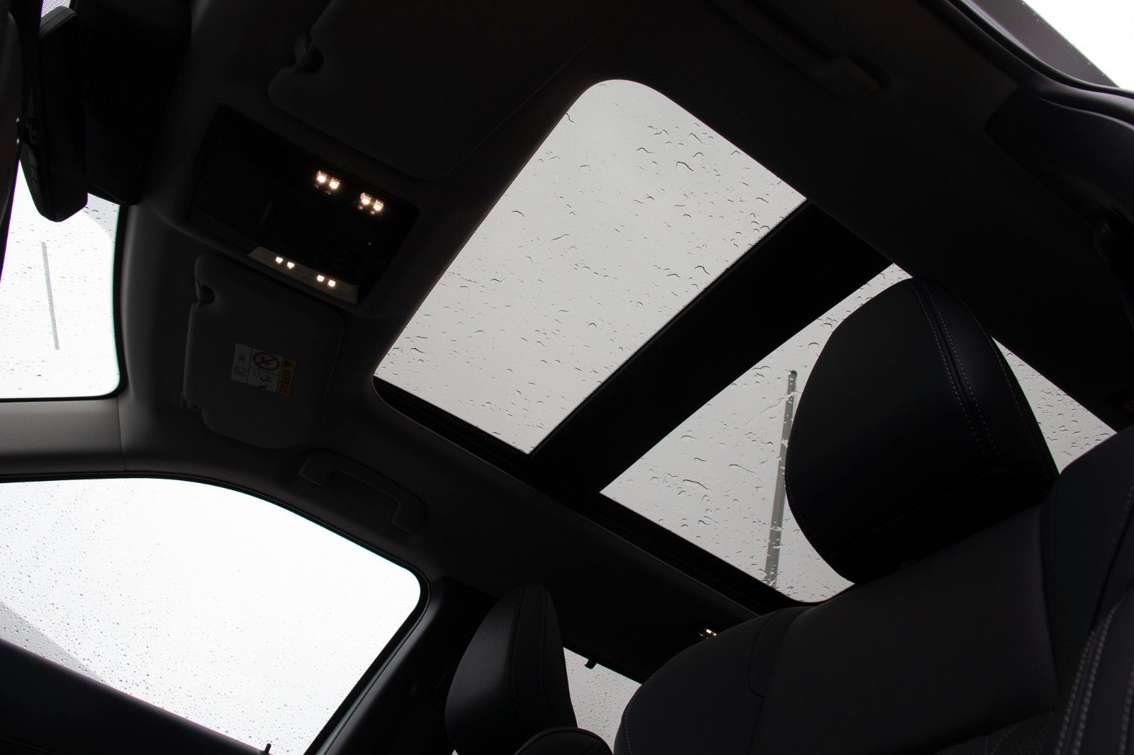 Fahrzeugabbildung Mitsubishi Outlander MY25  2.4 PHEV Top 4WD Leder Glasdach