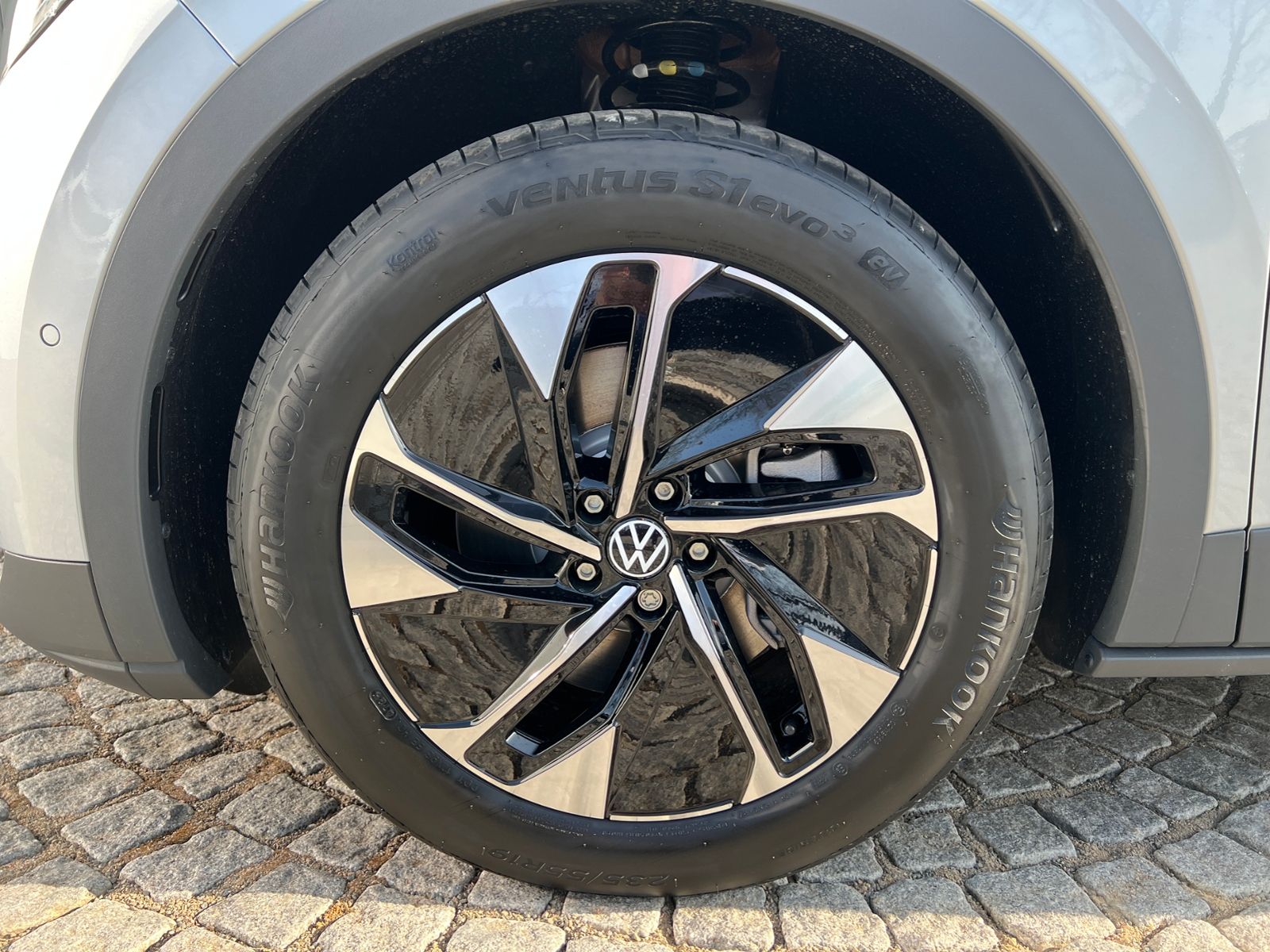 Fahrzeugabbildung Volkswagen ID.4 Pro 210 kW *Infotainment-Paket, Design-Pake