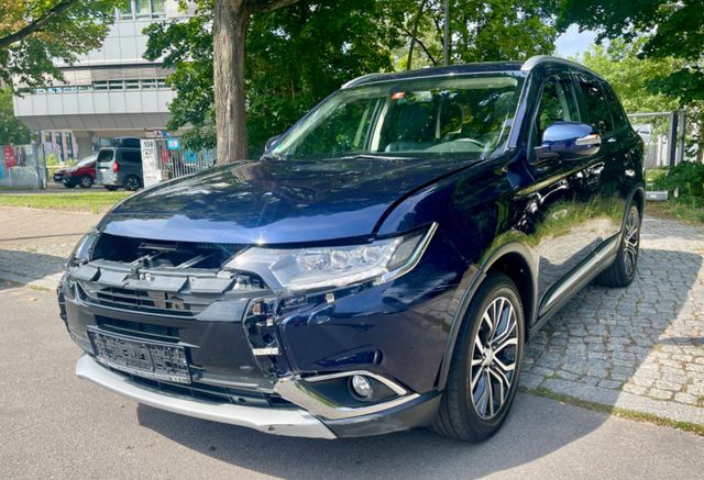 Mitsubishi Outlander Top 4WD Xenon*R-Cam*SD*7-Sitzer*