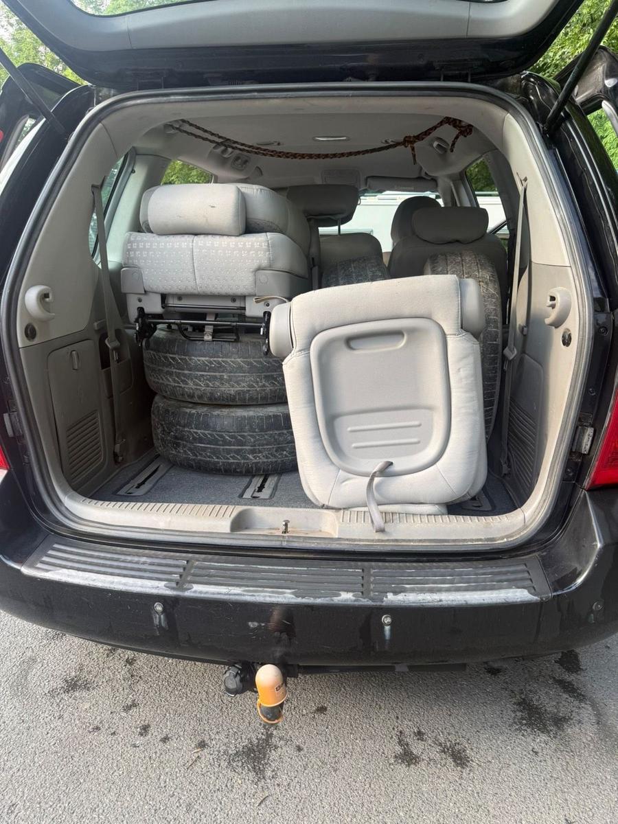 Kia Carnival 2007 — photo 10
