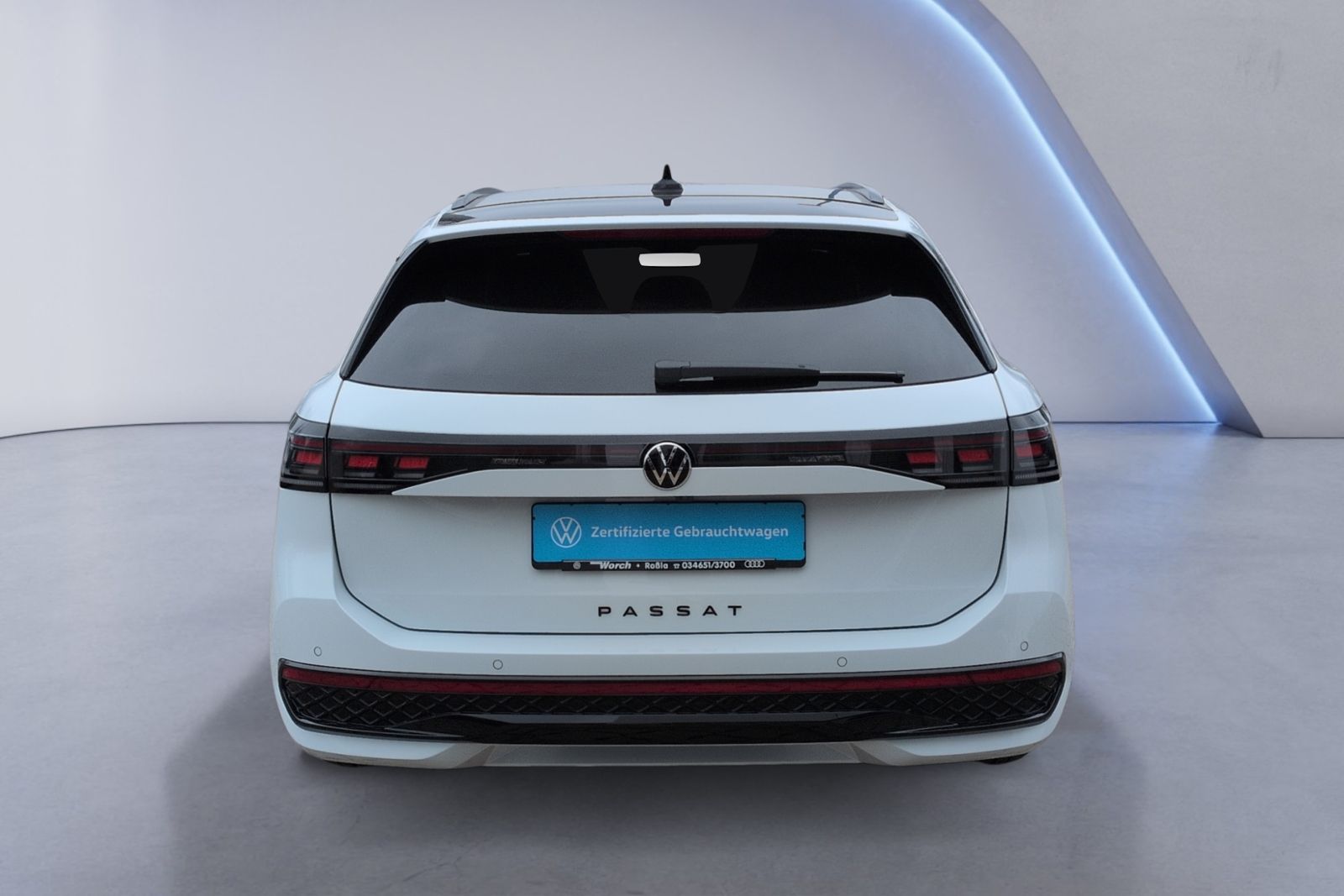 Passat R-Line 2.0 TDI 4MO DSG PANO+STHZ+AHK+