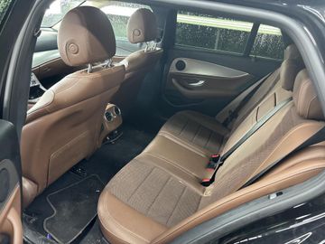 Mercedes E 200 - 7