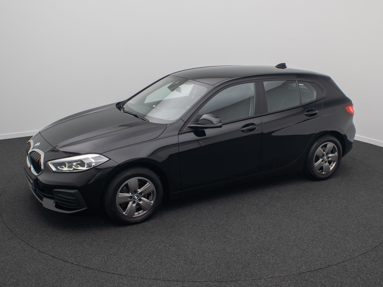 Fahrzeugabbildung BMW 118d GeschwindigReg PDC DAB LED CockpitPro WLAN