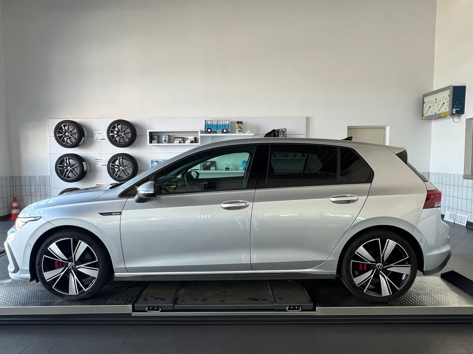 Fahrzeugabbildung Volkswagen Golf VIII GTD 2.0 TDI DSG *Garantie, AHK, LED, 1