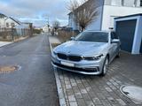 BMW 520d Touring A - Luxury Line*HUD*PanoDach - silberne BMW 520