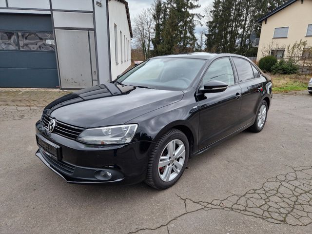 Volkswagen Jetta VI Match Navi, PDC, voll fahrbereit