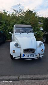 Citroën 2 CV 6 - Citroën 2 CV mit Schiebedach