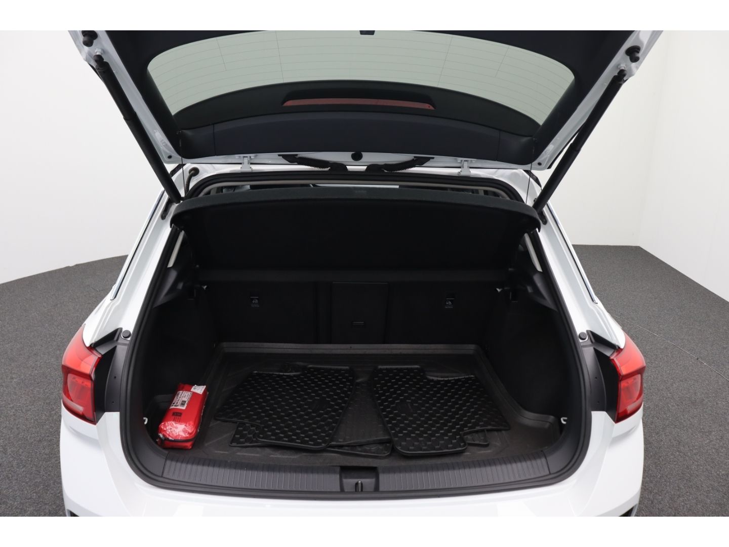 Fahrzeugabbildung Volkswagen T-Roc IQ.DRIVE AHK Kamera Digi Cockpit DAB