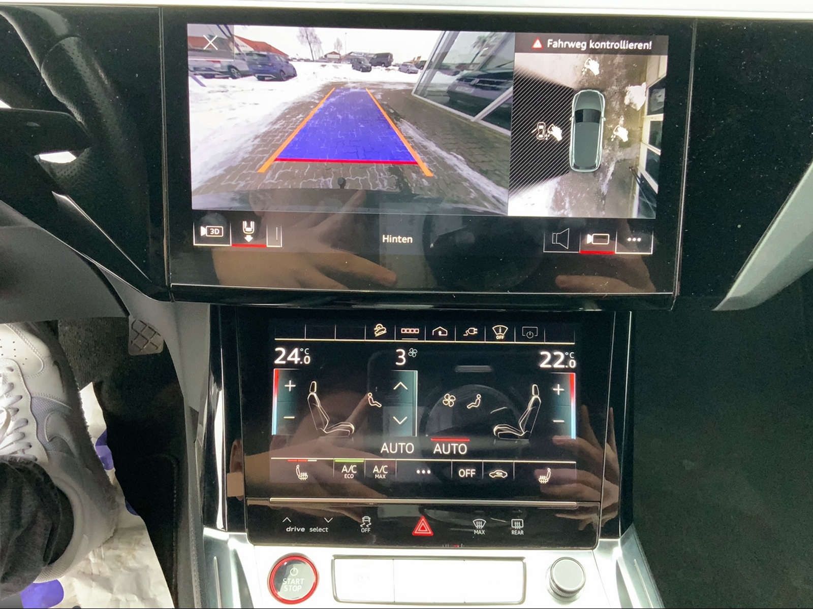 e-tron S quattro AHK,RFK,SHZ,PANO.