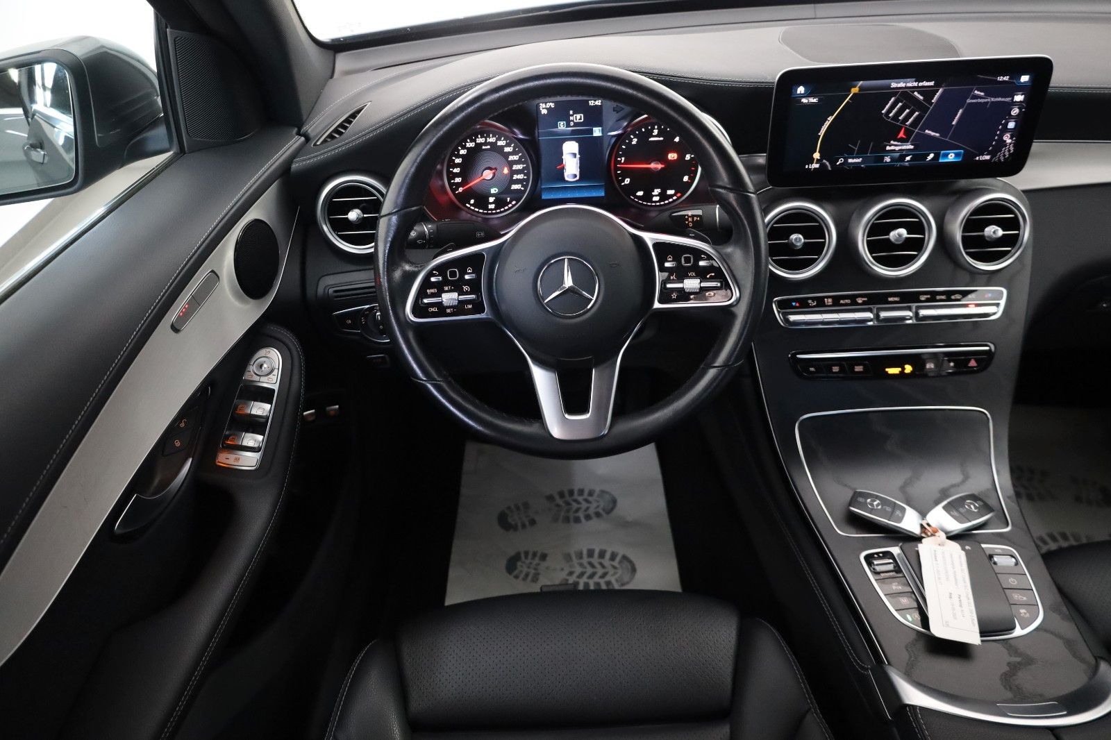 Fahrzeugabbildung Mercedes-Benz GLC 200d Coupé Leder,Navi,LED,Kamera,SH,PDC,AHK