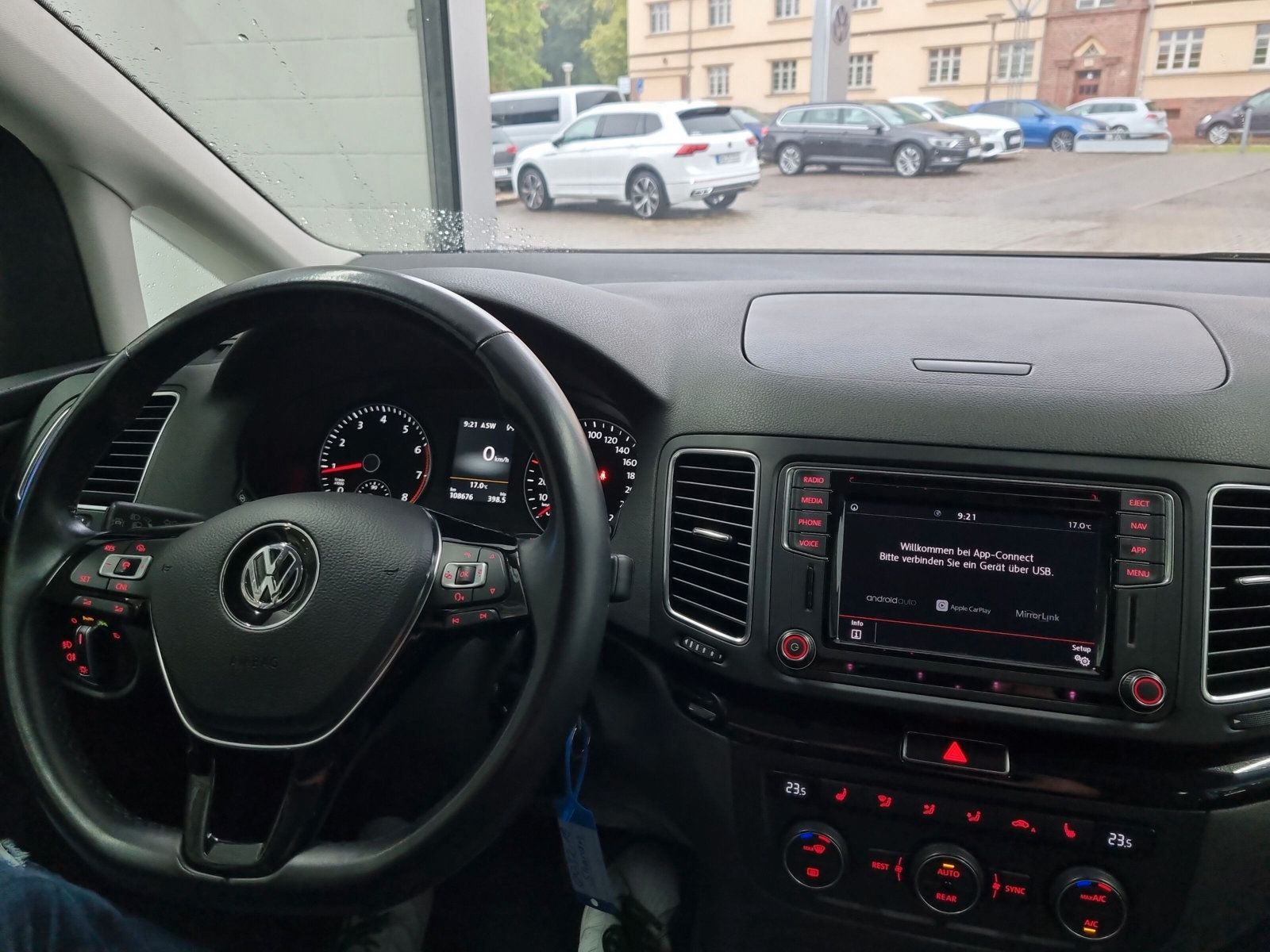 Fahrzeugabbildung Volkswagen Sharan 1.4 TSI DSG Highline XENON PANO eTÜREN