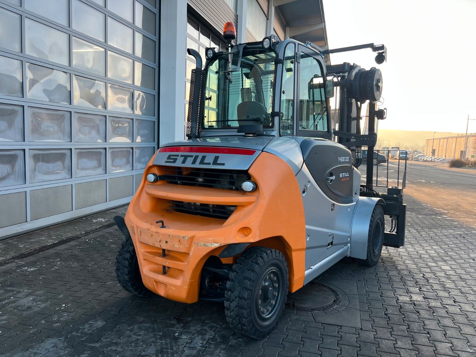 Fahrzeugabbildung Still RX70-80 / Duplex: 4.70m! / Zinkenversteller / SS