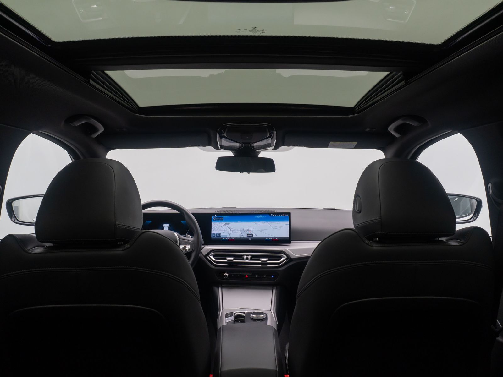 Fahrzeugabbildung BMW 320d Kamera DAB HiFi Panorama Sportsitz Leder