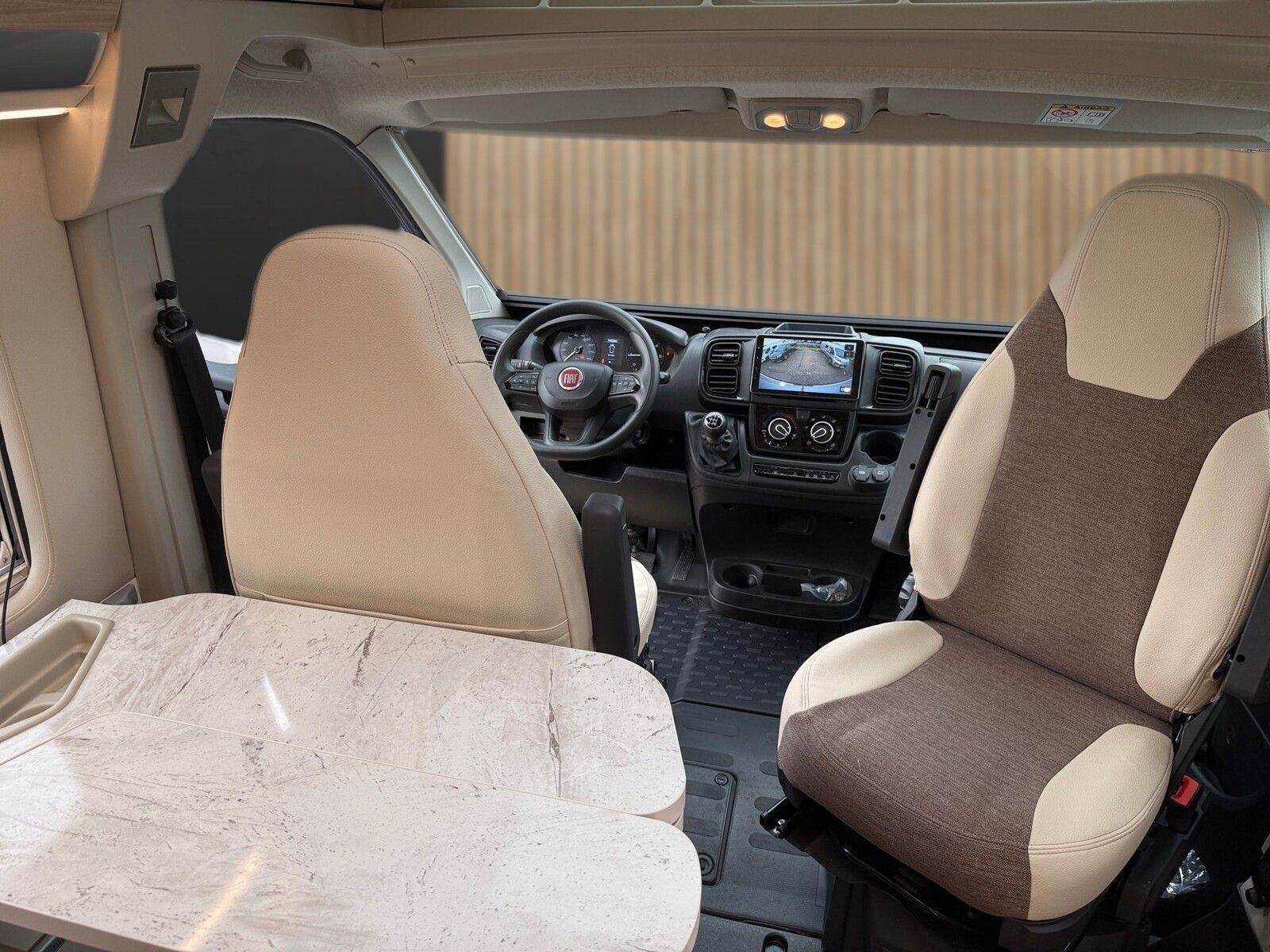 Fahrzeugabbildung Eura Mobil Van V 635 HB 6KW Heizung, Radio DAB, RFK