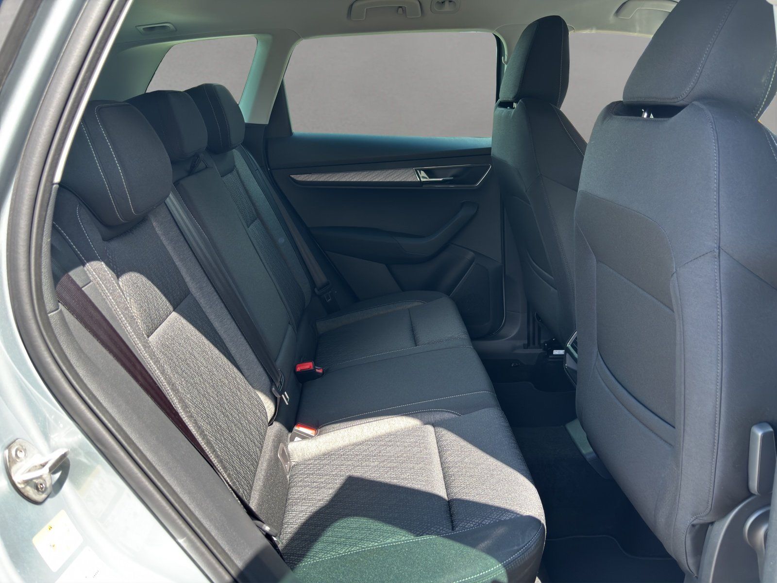 Fahrzeugabbildung SKODA Karoq Balance 1,5 TSI DSG ACC+AHK+MATRIX+KAMERA