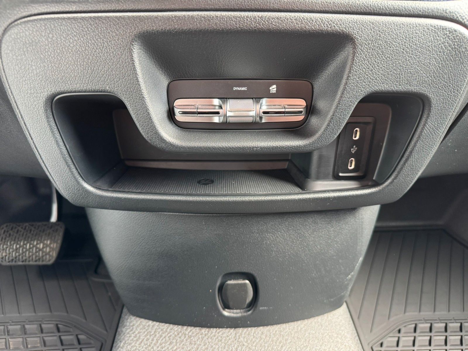 Fahrzeugabbildung Mercedes-Benz Vito 119 CDI 4x4 Tourer PRO Extral Stdh AHK2,5t