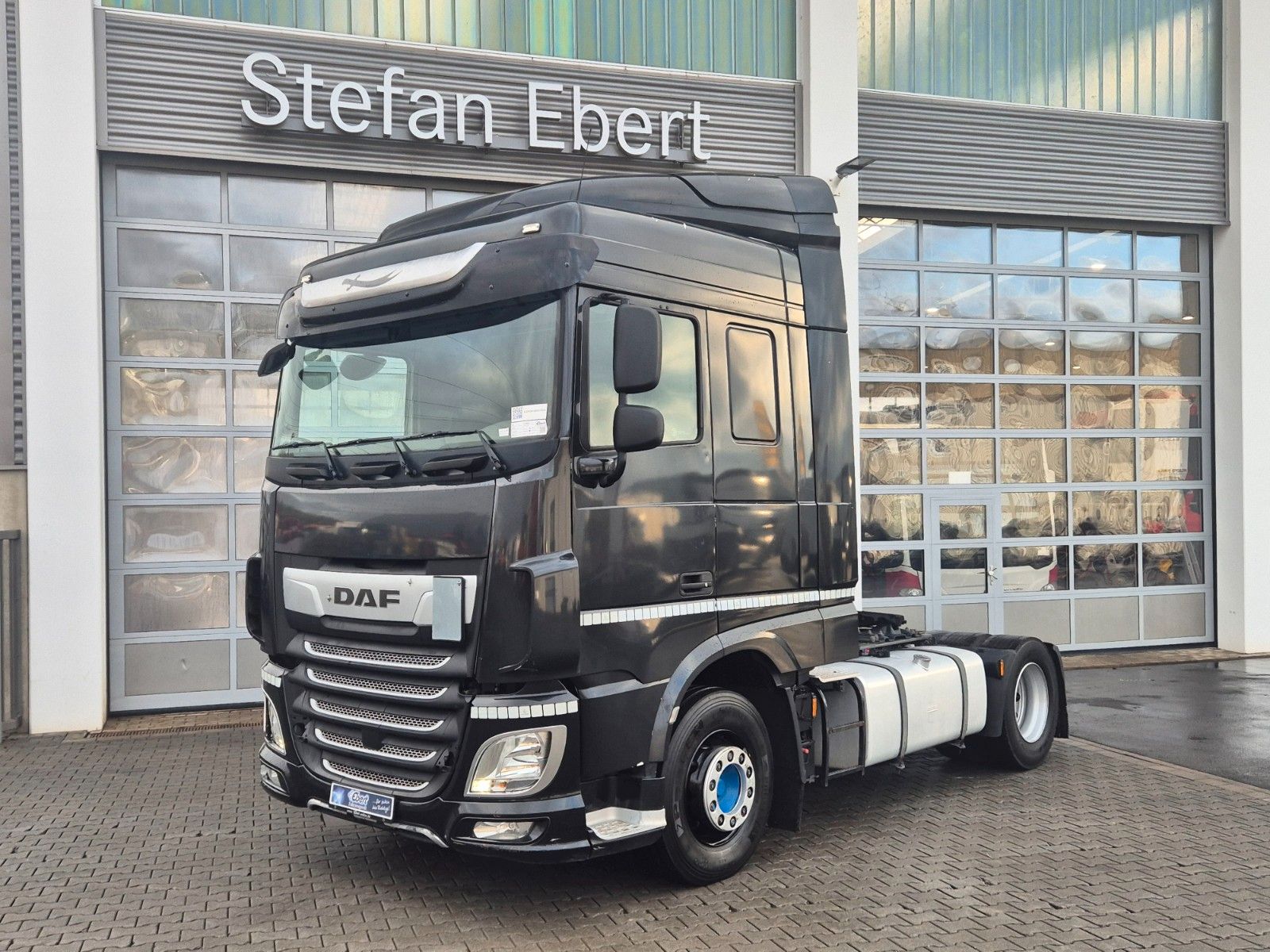 Fahrzeugabbildung DAF XF 450 4x2 Spoiler Klima 2x Tank 2x Bett