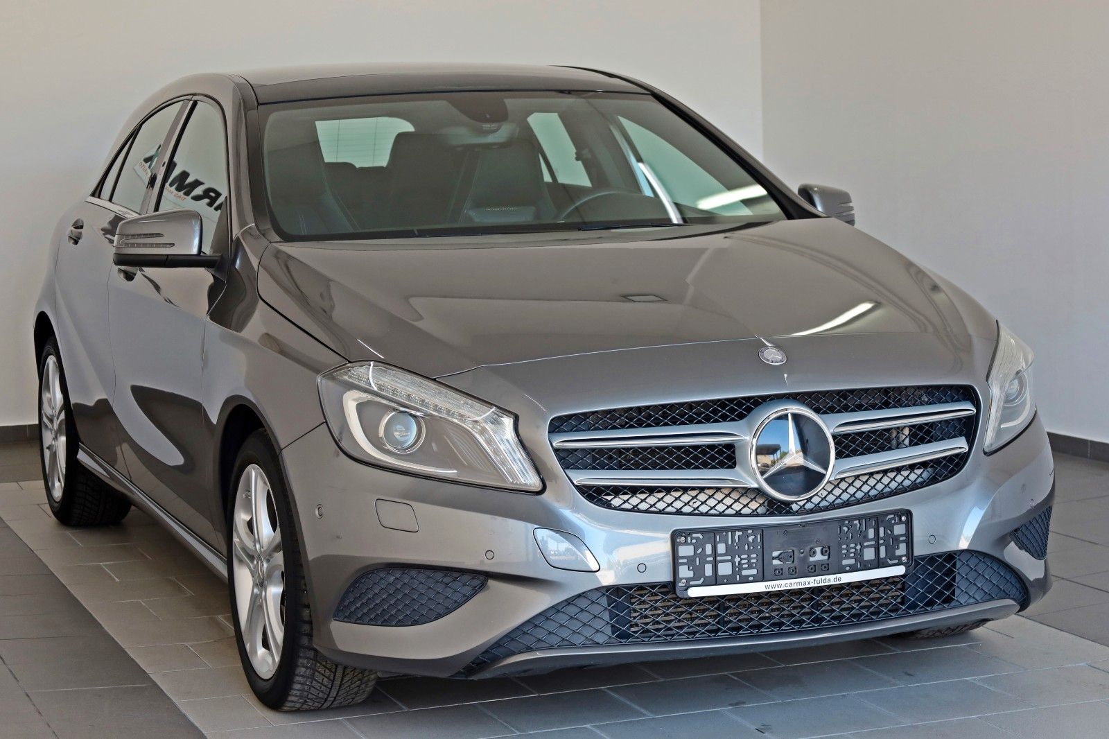 Fahrzeugabbildung Mercedes-Benz A 180 Urban T.Leder,Navi,Xenon,Panorama,SH,PDC