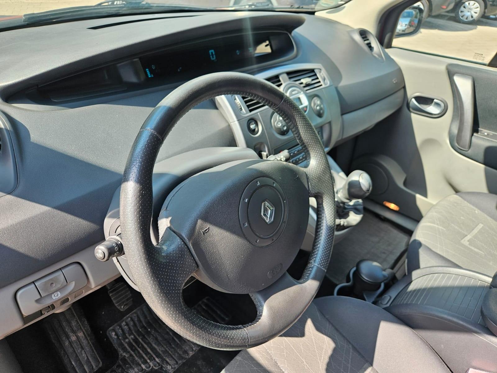 Renault Scenic 2006 — photo 15