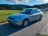 Ford Mondeo 2.5 V6 Ghia  - Ford Mondeo: Ghia V6