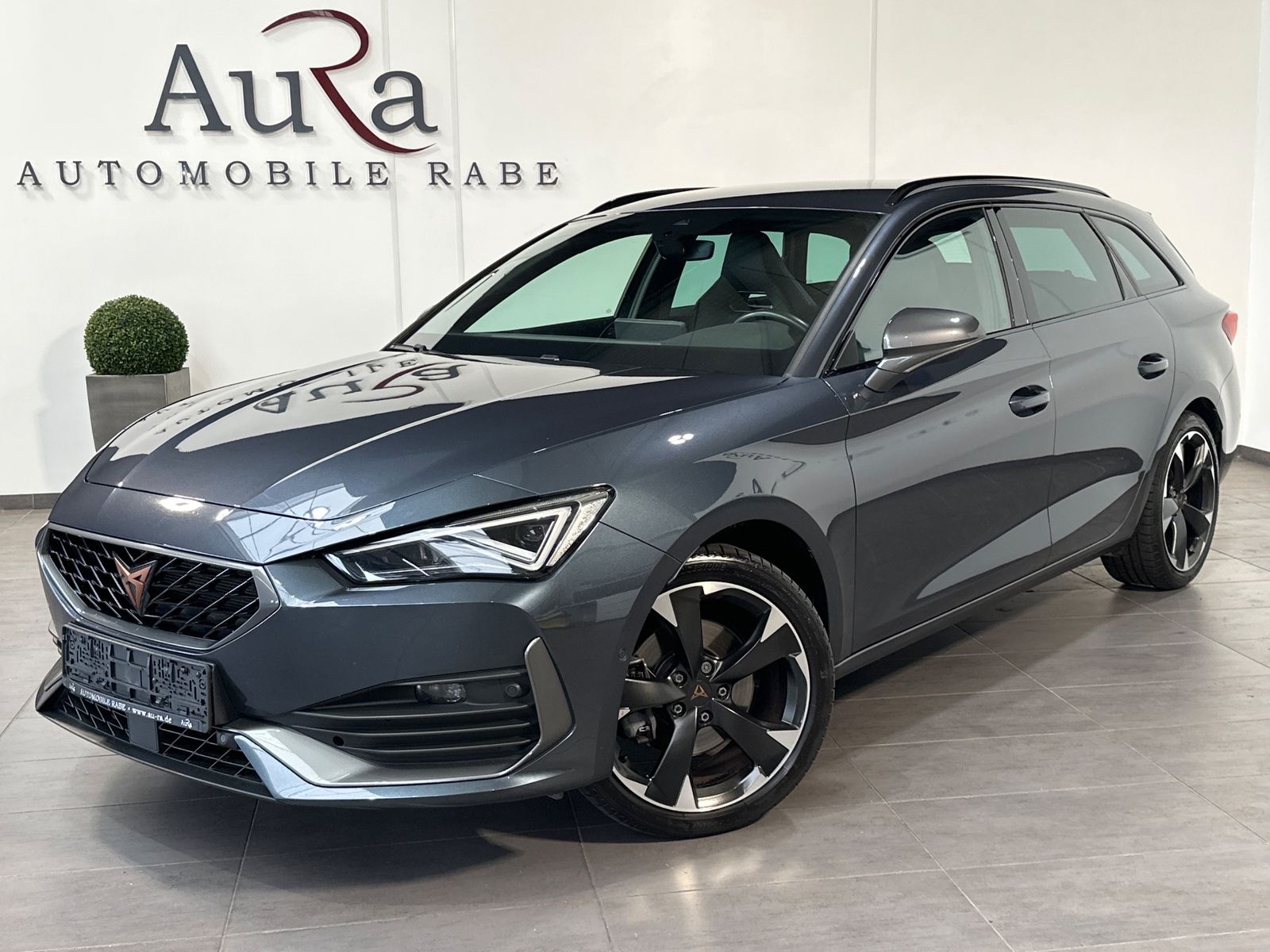 Fahrzeugabbildung CUPRA Leon Sportstourer 1.5 eTSI DSG NAV+LED+ACC+KAM