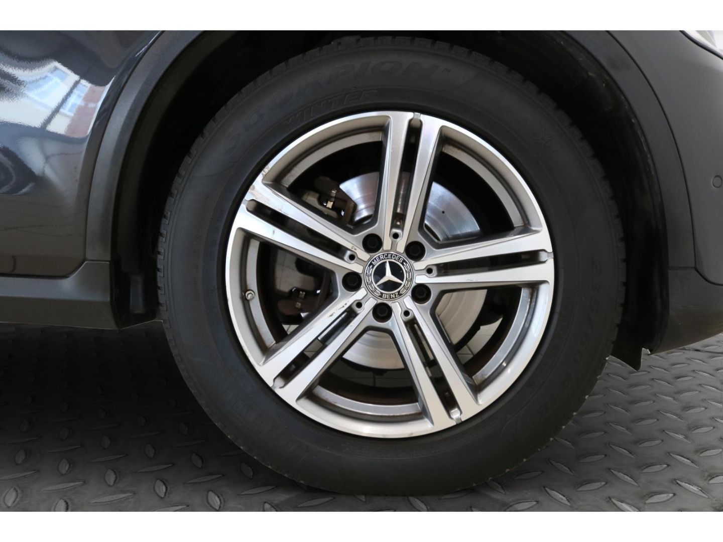Fahrzeugabbildung Mercedes-Benz GLC 200 4Matic e. Heckklappe AHK Navi LED