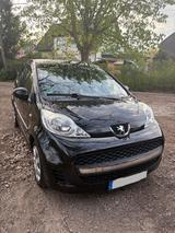 Peugeot 107  EZ 05/2011 mit 111.050km von privat 1. Hand - gebrauchte Peugeot 107 aus dem Jahr 2011