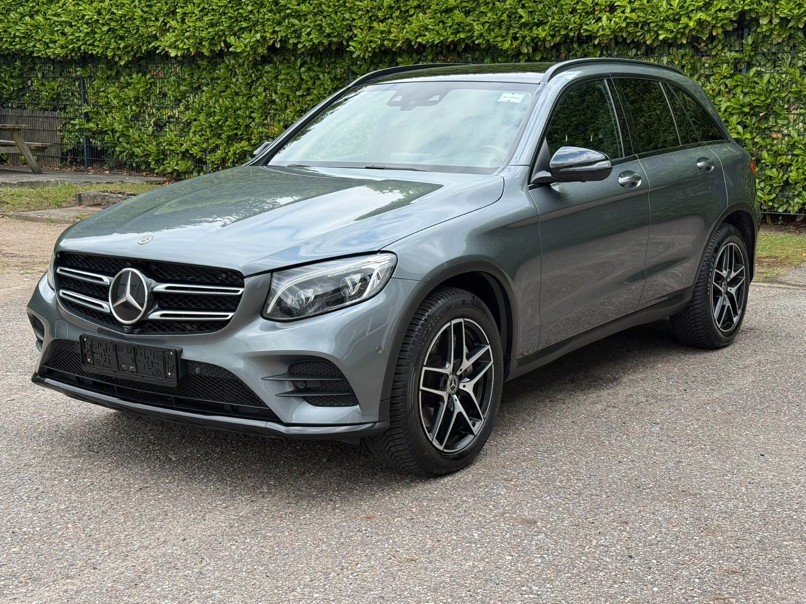 MERCEDES-BENZ GLC 350d 4M AMG/DISTR+/AIRM/HUD/PANO/AHK/VOLL!