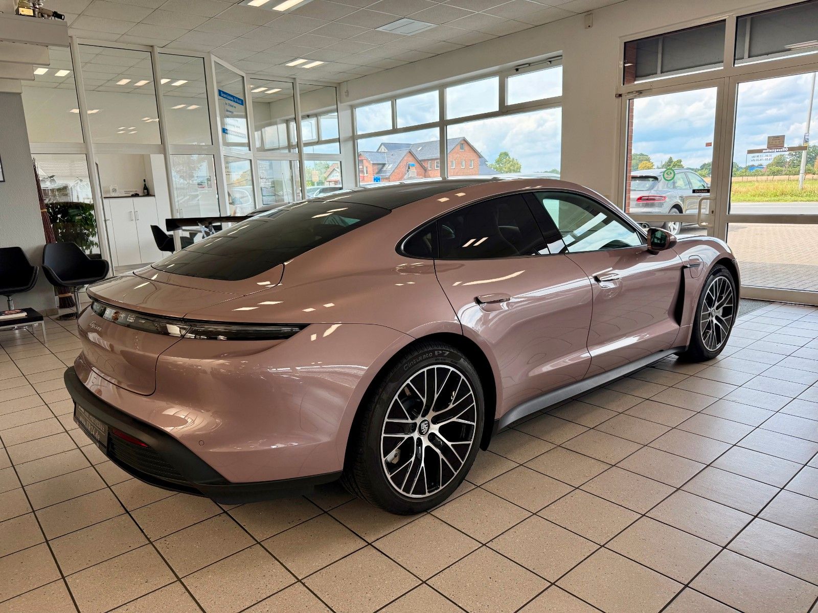 Fahrzeugabbildung Porsche Taycan Performance/HeadUP/Panorama/APPROVED