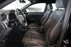 AUDI Q3 40 TFSI quattro S line | MMI Navi | Matrix AUDI Q3 40 TFSI quattro S line | MMI Navi | Matrix