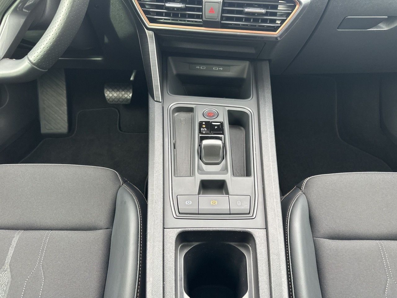 Fahrzeugabbildung CUPRA Formentor 1.4 e-Hybrid 204 PS DSG