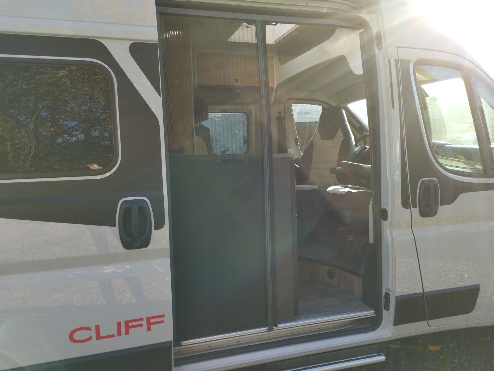 Fahrzeugabbildung Sunlight Adventure Cliff 602 Automatik, Dörr Edition, LTE