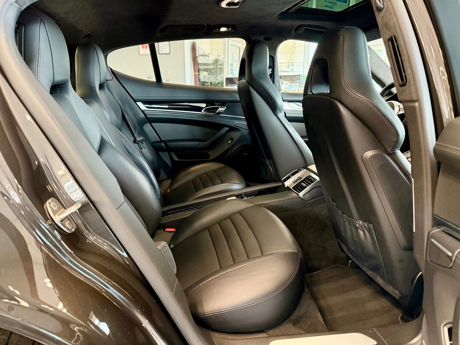 Fahrzeugabbildung Porsche Panamera Diesel AHK/ACC/Glasdach/BOSE/LED