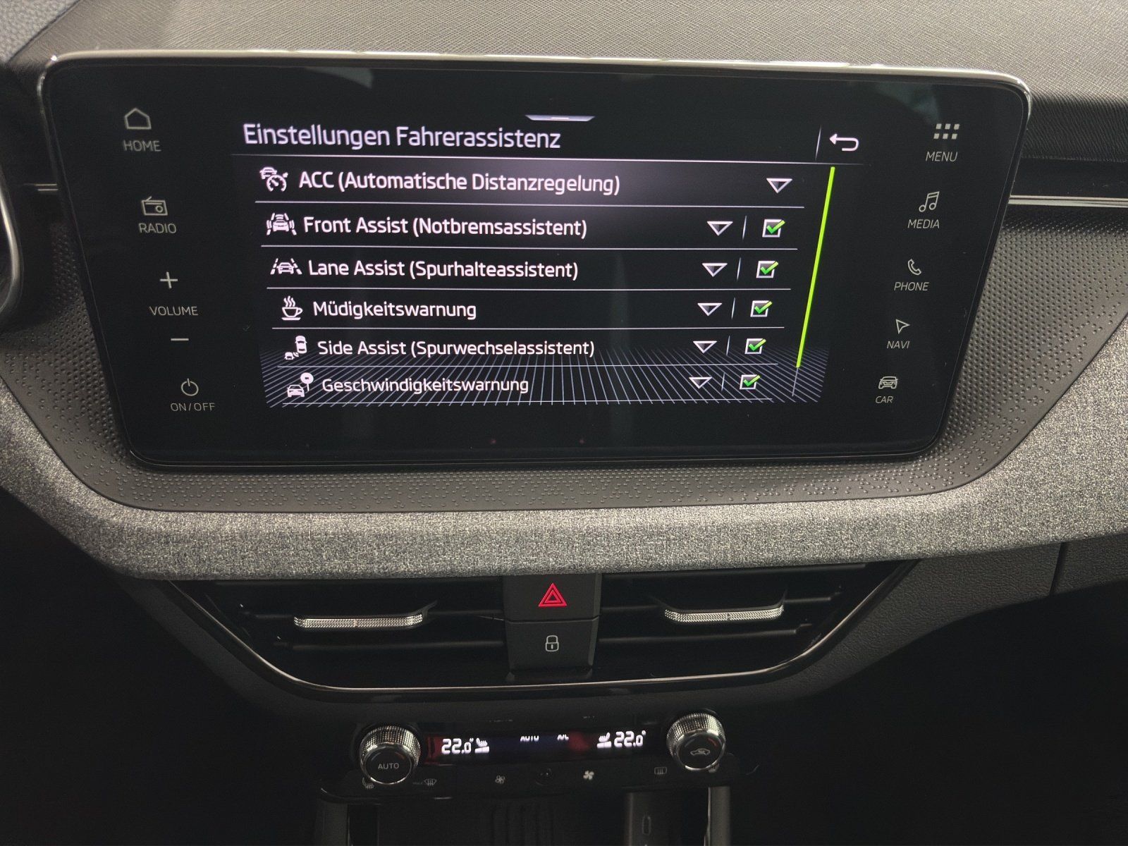 Fahrzeugabbildung SKODA Kamiq Tour 1,0 TSI 85 kW DSG RFK/LED/el. Heckkl.