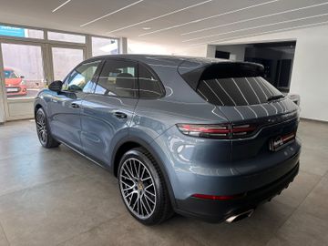 Porsche Cayenne - 4