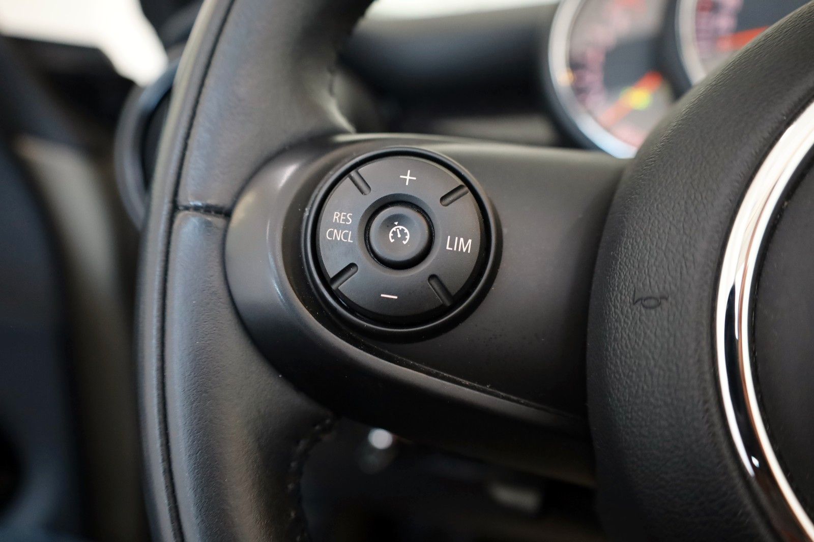 Fahrzeugabbildung MINI Cooper S Cabrio Leder,Navi,LED,Harman/K,Kamera