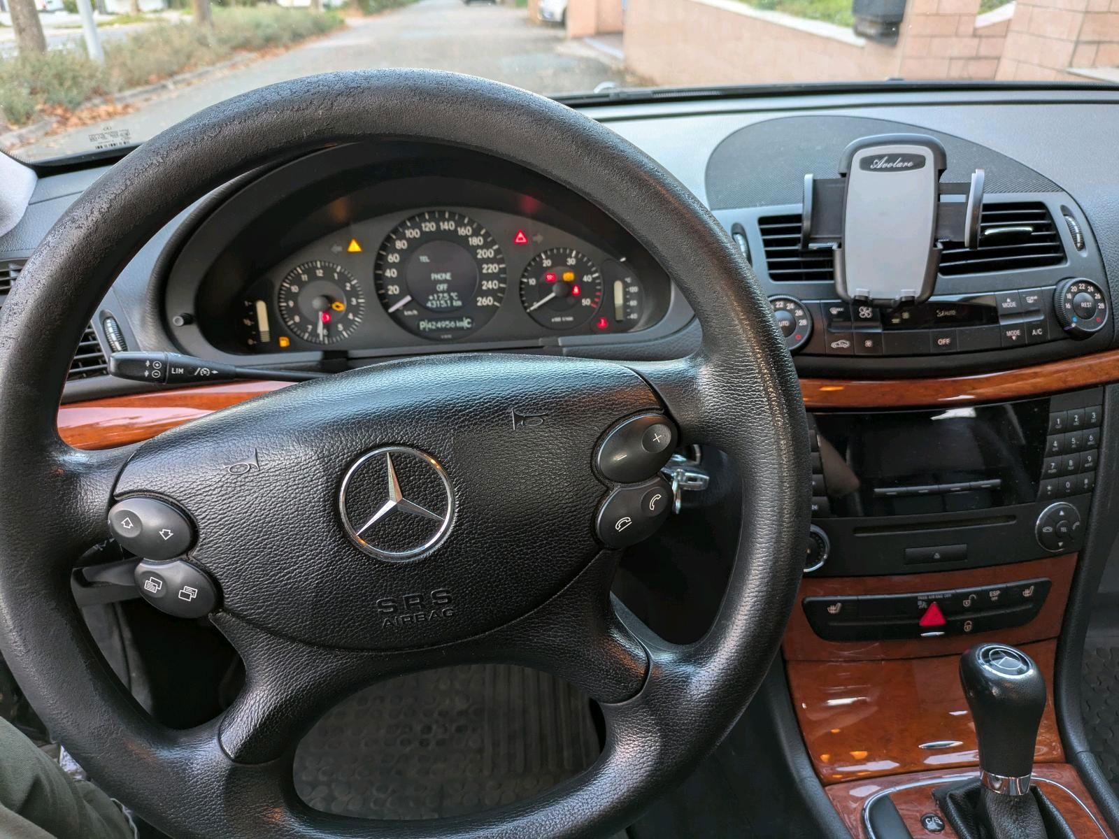 Mercedes-Benz E200 2008 — photo 8